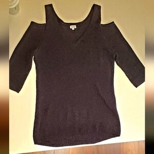 Peekaboo shoulder top